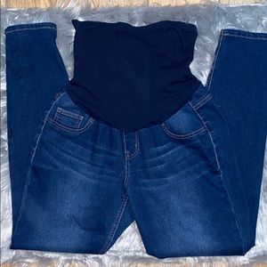❌ Maternity Jeggings
